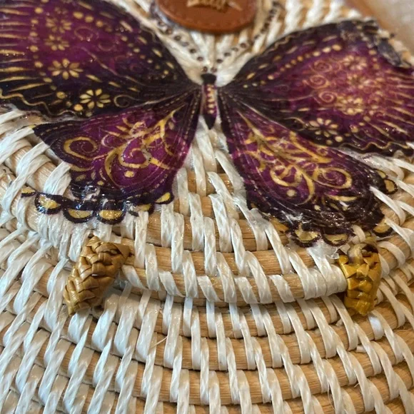 A hand made woven rattan bag from Bali Indonesia - Picture 8 of 8